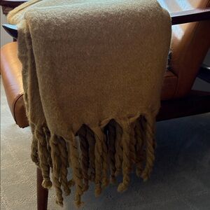 NWOT Crate and Barrel Throw Blanket